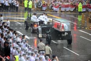 100,000 people came in the rain to bid LKY goodbye  